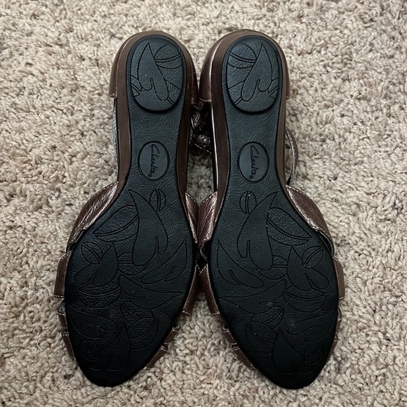 Clark Artisan Metallic Silver Heel / Sandals - Picture 3 of 3